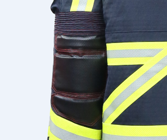 Especially ergonomic cut with few seams